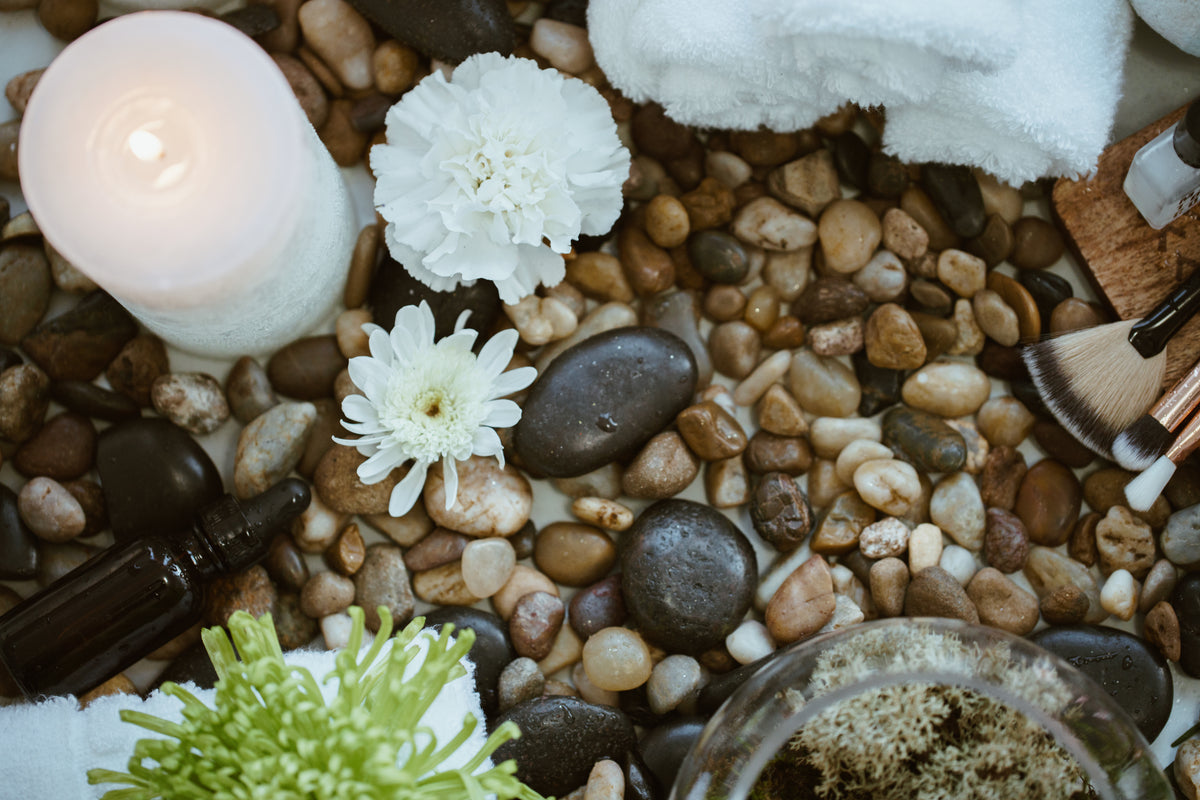 Body scrub jar with spa accessories